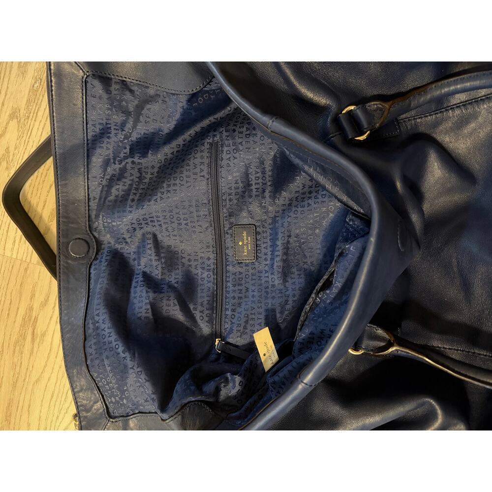 Kate Spade New York large tote or weekender bag Navy 
with gold-tone hardware - Picture 3 of 8